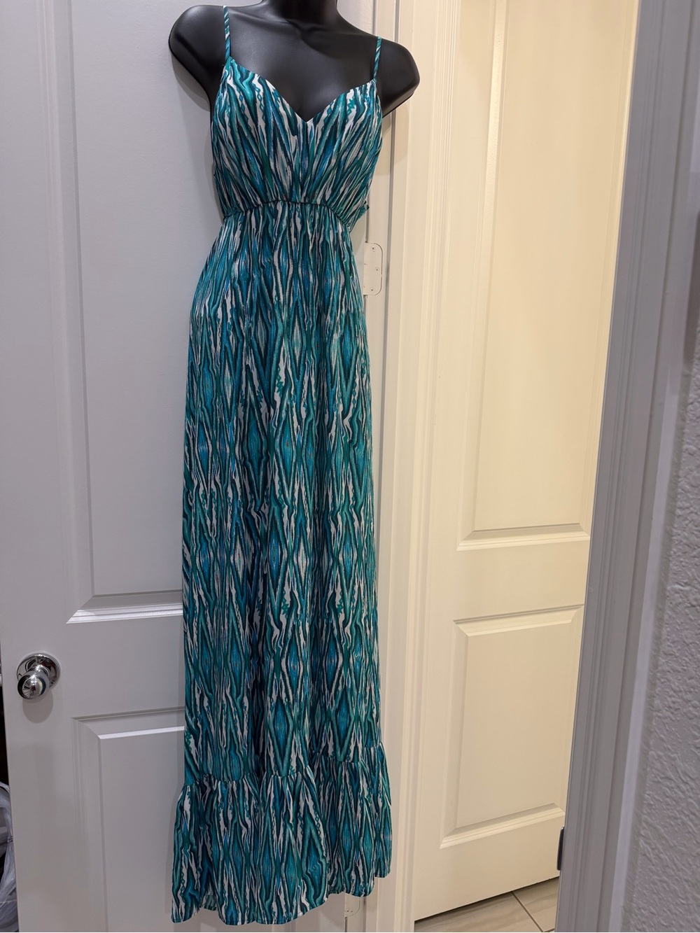 CV by Cynthia Vincent Size M Teal Abstract Print Boho Maxi Dress